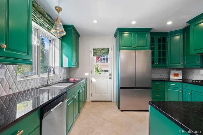 725 S Cove Way, Denver, CO 80209