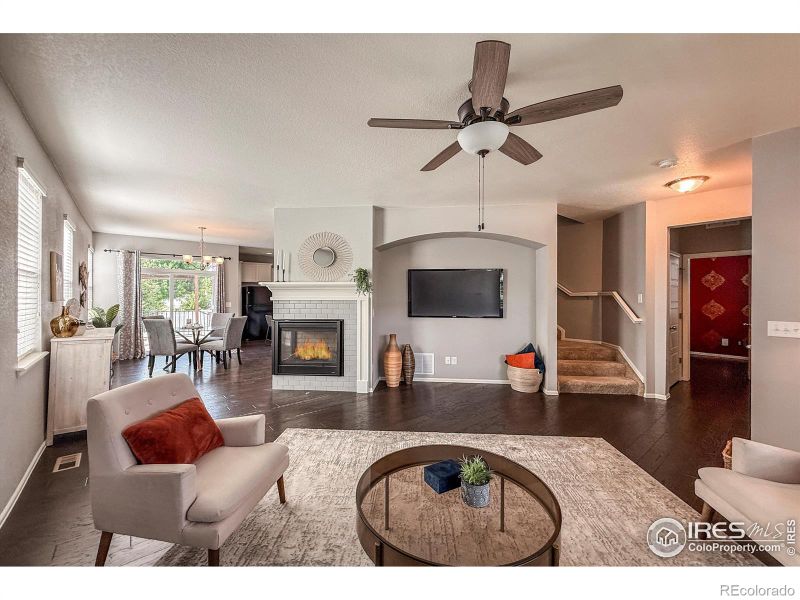 2190 Winding Dr, Longmont, CO 80504