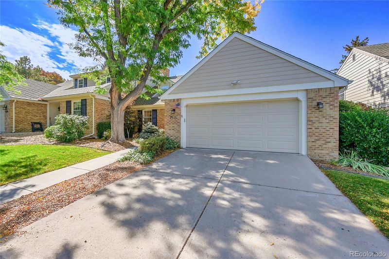 7111 S Poplar Ct, Centennial, CO 80112