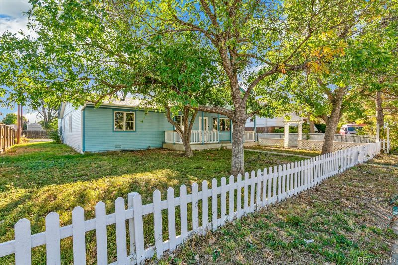 530 2nd St, Bennett, CO 80102