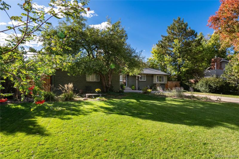 543 Nile St, Aurora, CO 80010