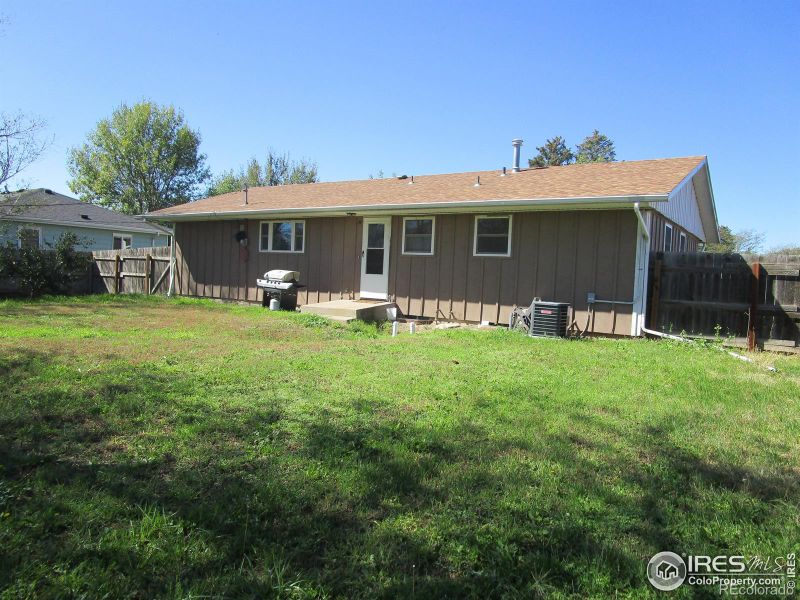 438 6th St N, Burlington, CO 80807