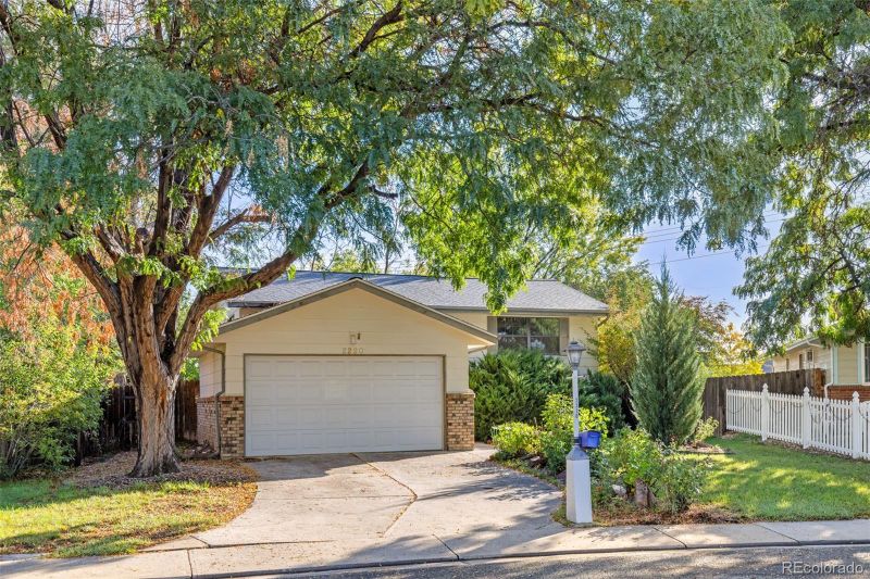 2220 Meadow St, Longmont, CO 80501