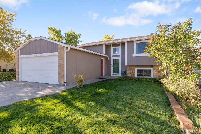 19118 E Oxford Dr, Aurora, CO 80013