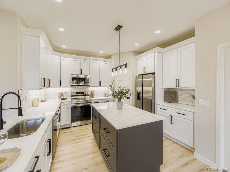 22967 E Mineral Pl, Aurora, CO 80016