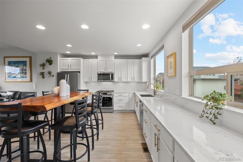 9110 E 52nd Dr, Denver, CO 80238