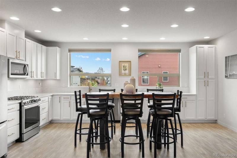 9110 E 52nd Dr, Denver, CO 80238