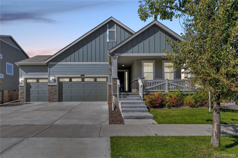991 S De Gaulle Ct, Aurora, CO 80018