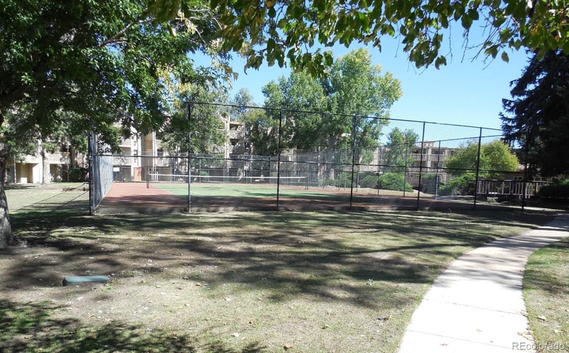 1300 S Parker Rd #299F, Denver, CO 80231