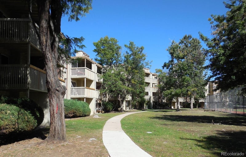 1300 S Parker Rd #299F, Denver, CO 80231