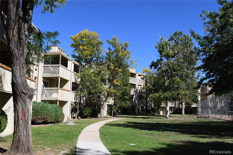 1300 S Parker Rd #299F, Denver, CO 80231