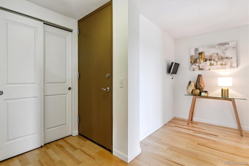 1150 Vine St #902, Denver, CO 80206