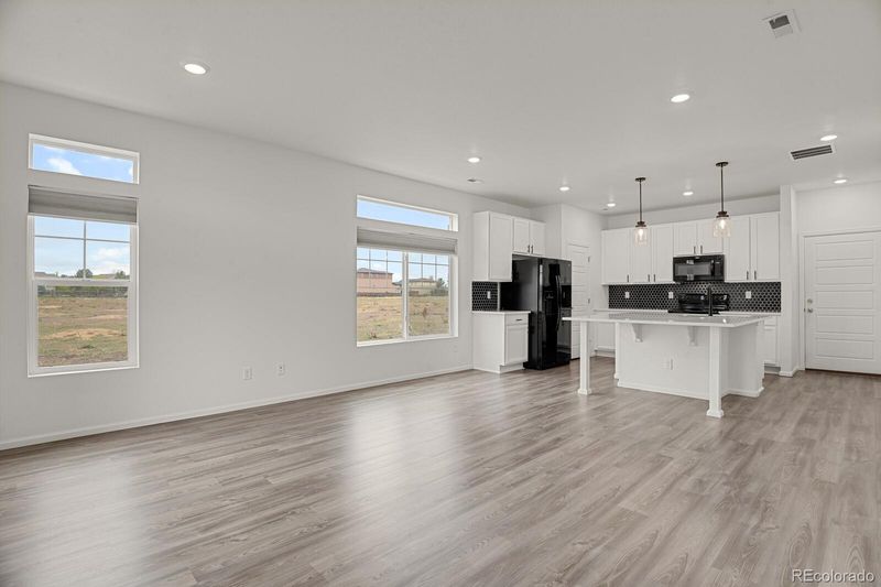 17852 E 103rd Ave, Commerce City, CO 80022