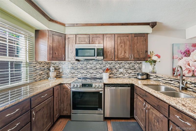 2062 S Helena St #C, Aurora, CO 80013