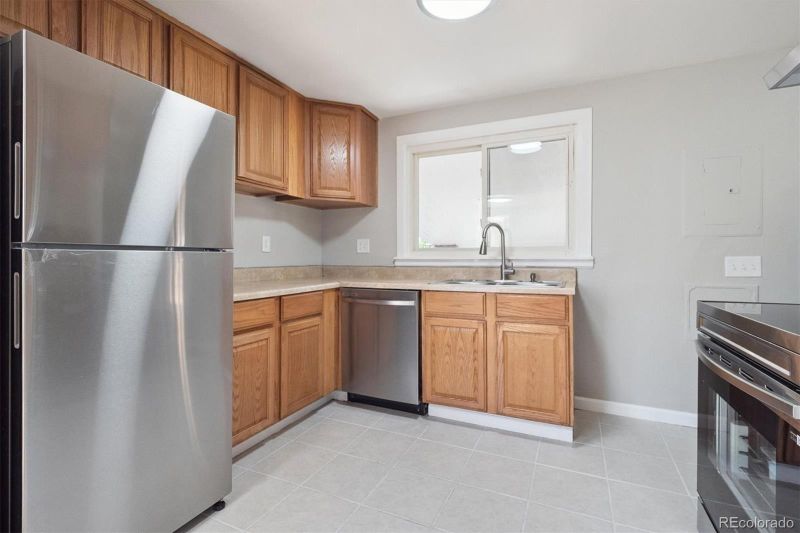 1173 Joliet St, Aurora, CO 80010