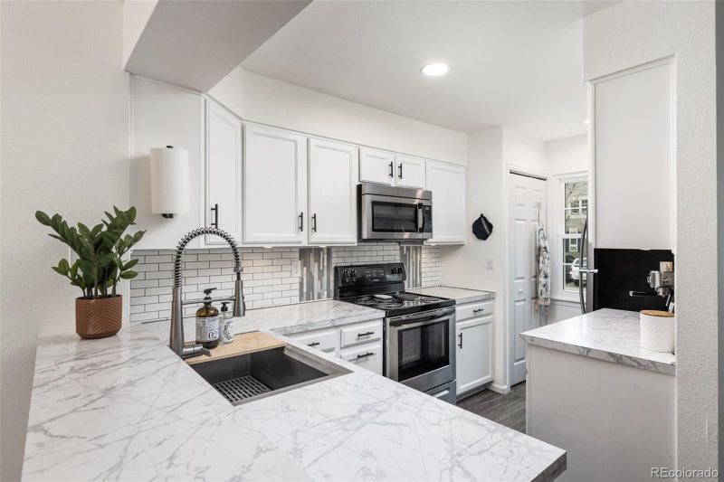 8228 S Fillmore Cir, Centennial, CO 80122