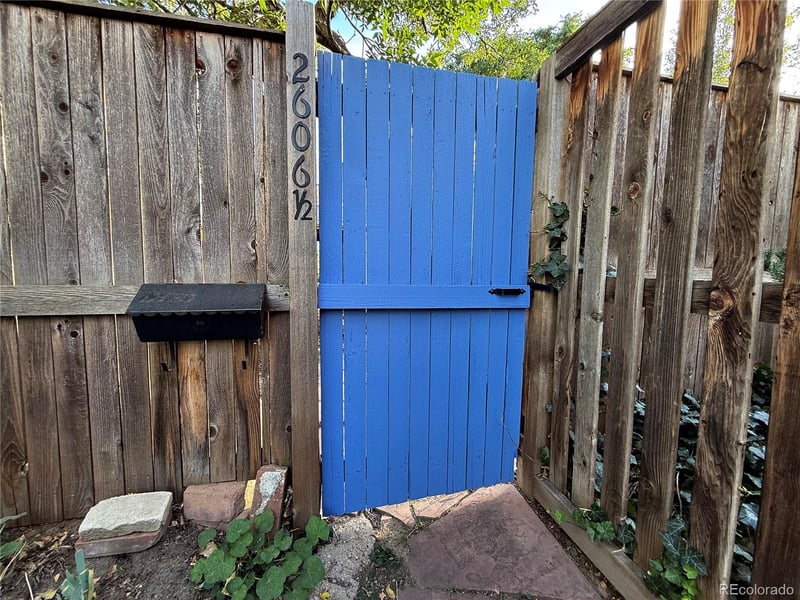 2604 W River Dr, Denver, CO 80211