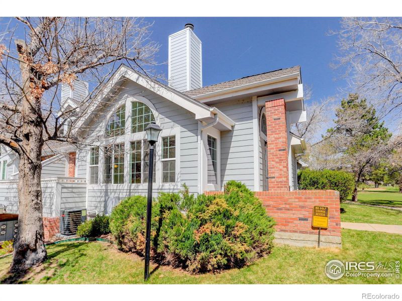 3951 S Carson St #D, Aurora, CO 80014