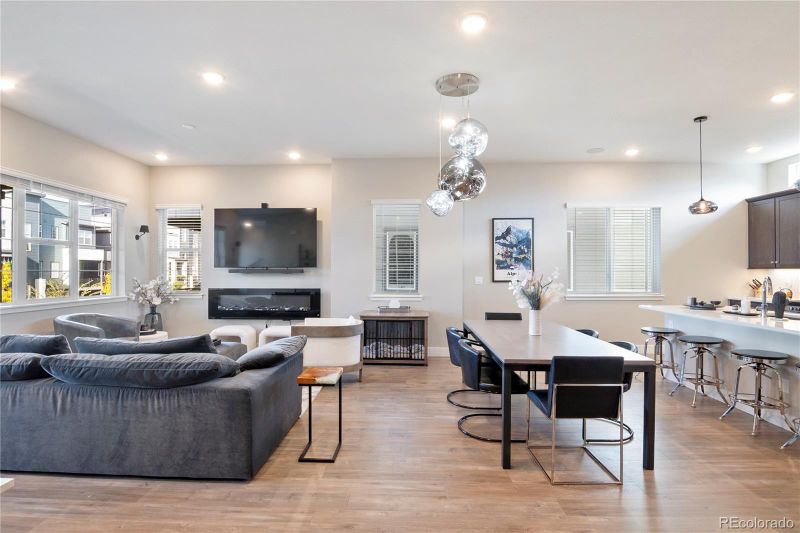 6300 N Dayton Ct, Denver, CO 80238