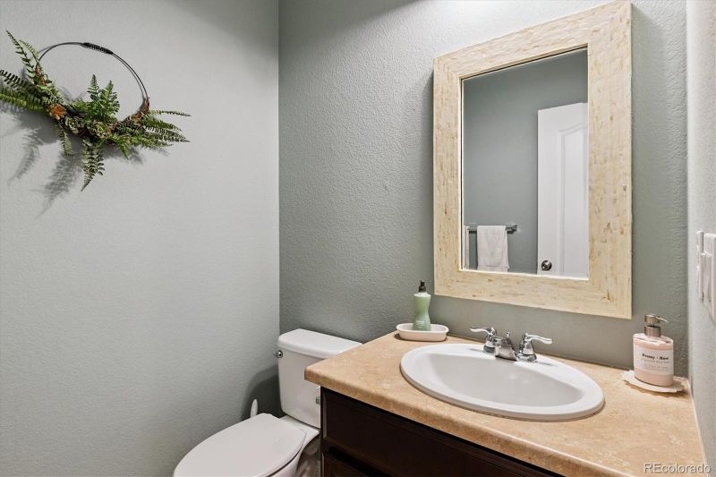234 N Millbrook Ct, Aurora, CO 80018