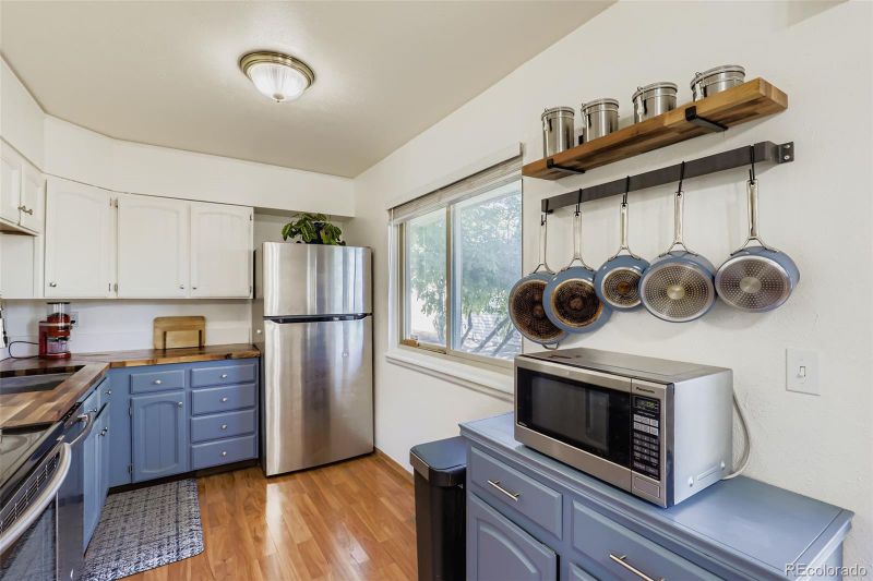 1707 W 102nd Ave, Thornton, CO 80260