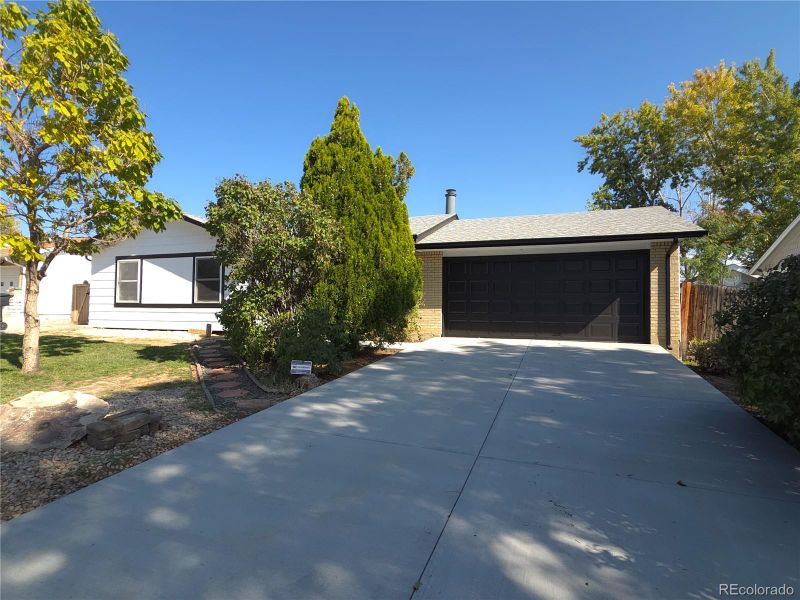 9860 Gilpin St, Thornton, CO 80229