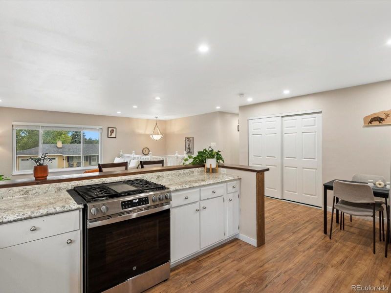 1425 S Welch Cir, Lakewood, CO 80228