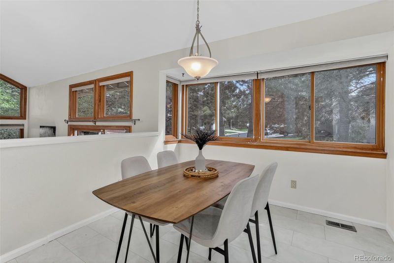 6345 S Geneva Cir, Englewood, CO 80111