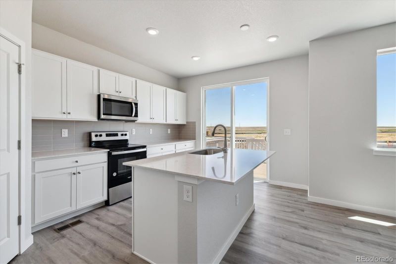 3374 N Irvington St, Aurora, CO 80019