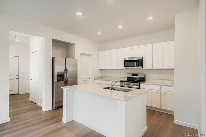 2880 E 153rd Ave, Thornton, CO 80602