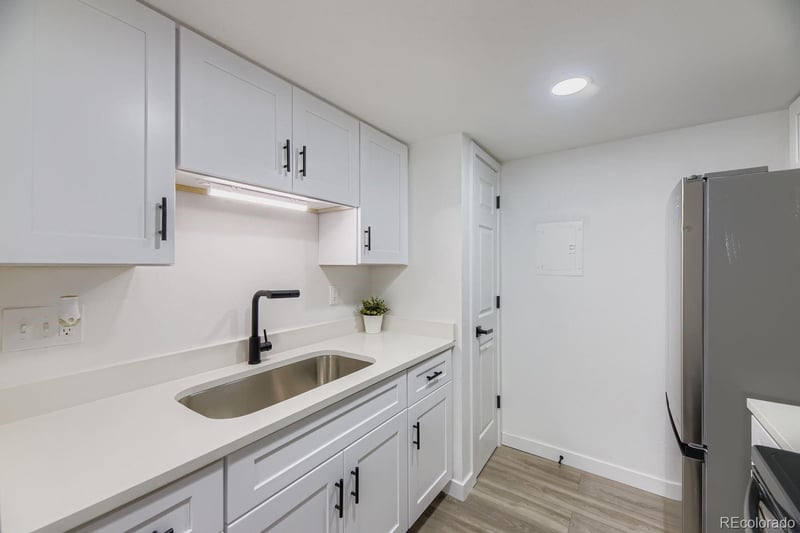 3550 S Harlan St #214, Denver, CO 80235