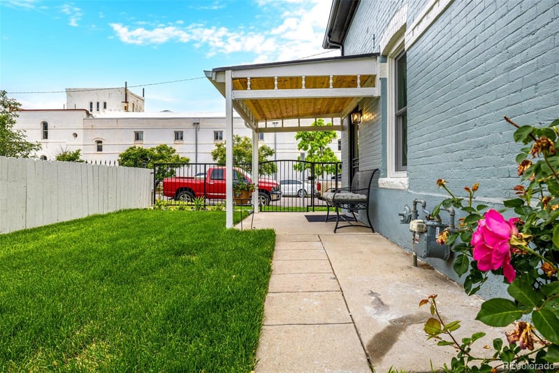 1019 26th St, Denver, CO 80205