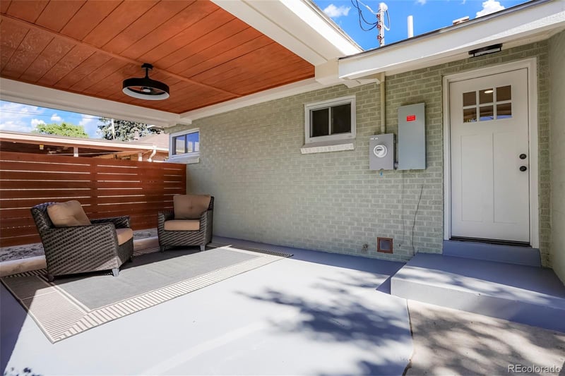 3301 Bellaire St, Denver, CO 80207