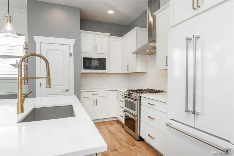 8748 E 54th Pl, Denver, CO 80238