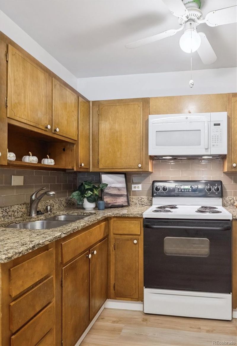 675 S Clinton St #4B, Denver, CO 80247