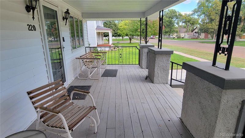 220 E 5th St, Julesburg, CO 80737