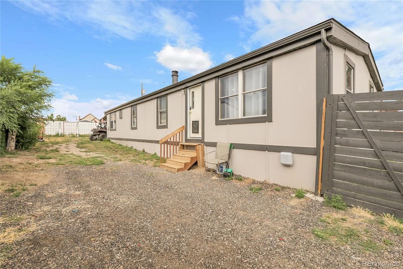 371 S Main St, Byers, CO 80103
