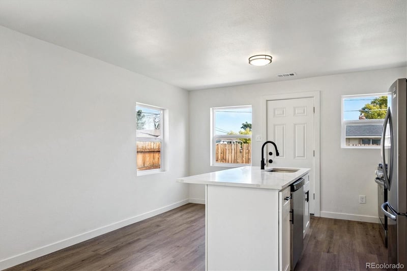 352 S Stuart St, Denver, CO 80219