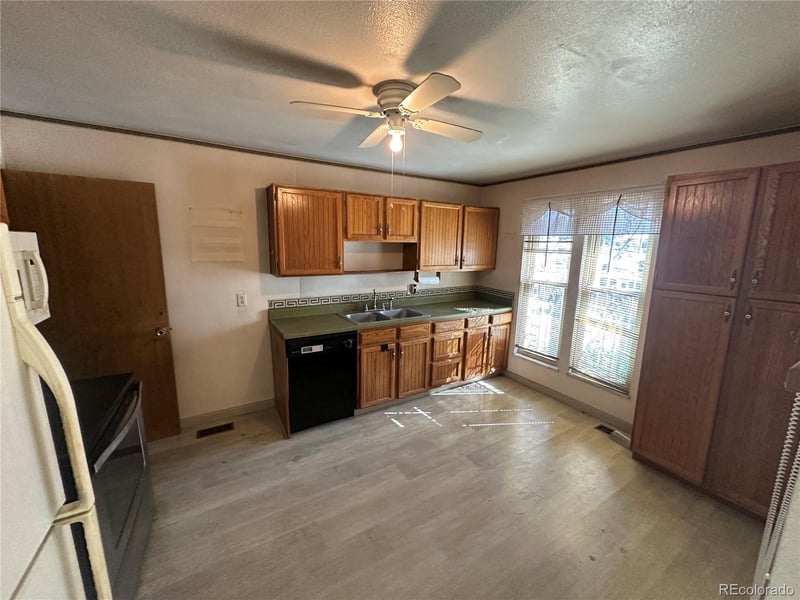 5393 Billings St, Denver, CO 80239