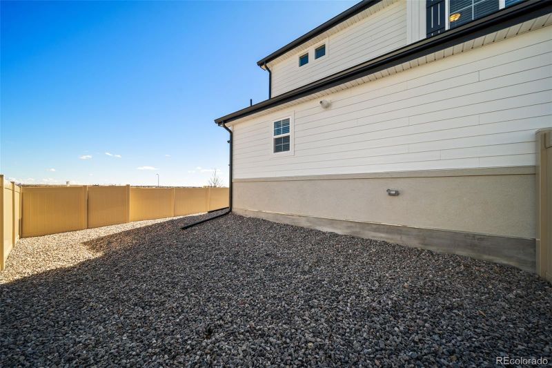 22274 E 39th Ave, Aurora, CO 80019