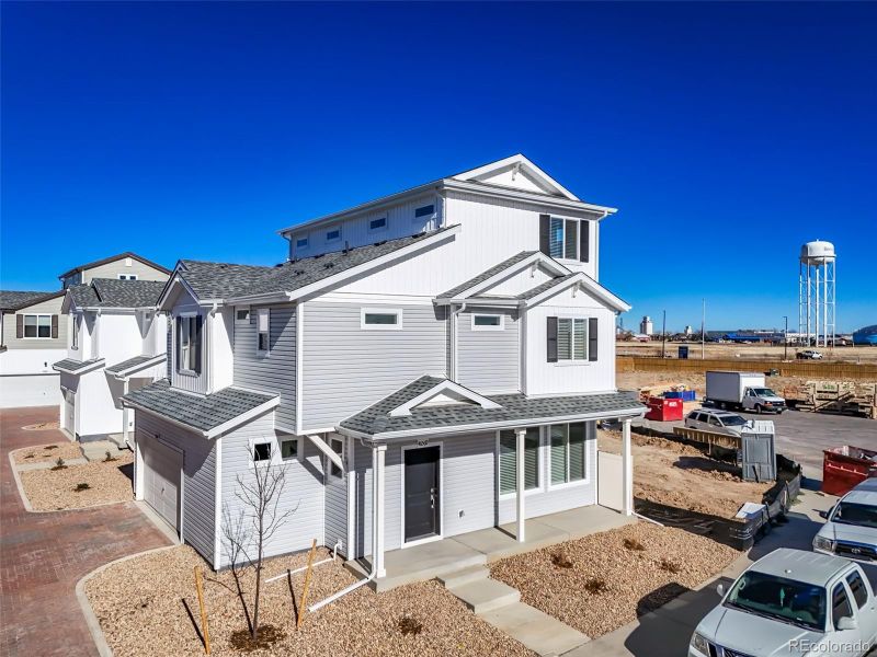 46569 Sunflower Ln, Bennett, CO 80102