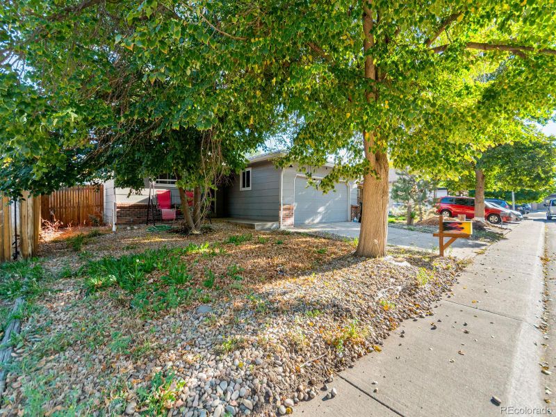 1662 Biscay Cir, Aurora, CO 80011