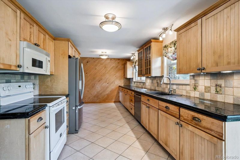 18851 E Cornell Ave, Aurora, CO 80013
