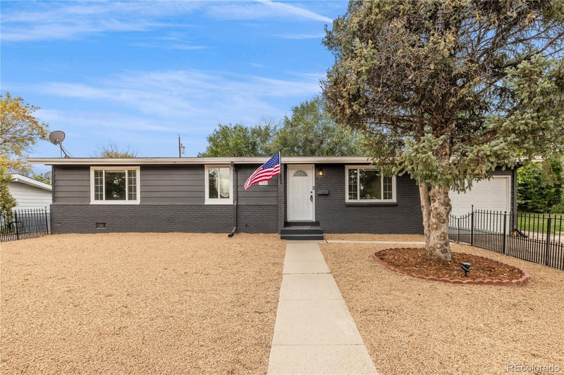 7809 Greenleaf Ln, Denver, CO 80221