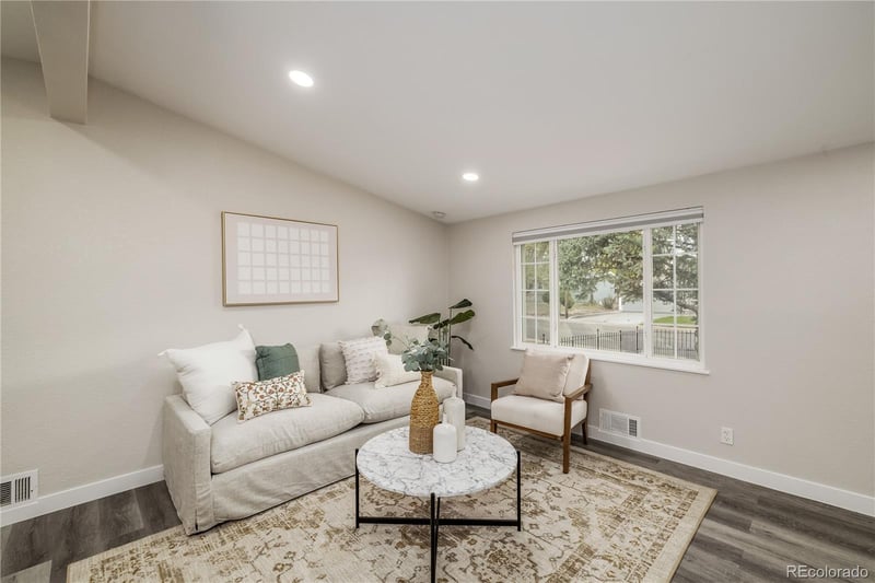 7809 Greenleaf Ln, Denver, CO 80221