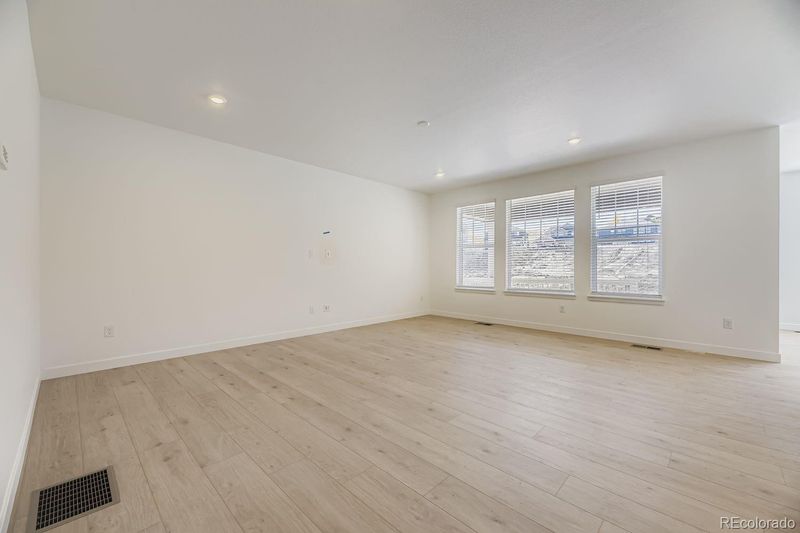 12710 W Glasgow Pl, Littleton, CO 80127
