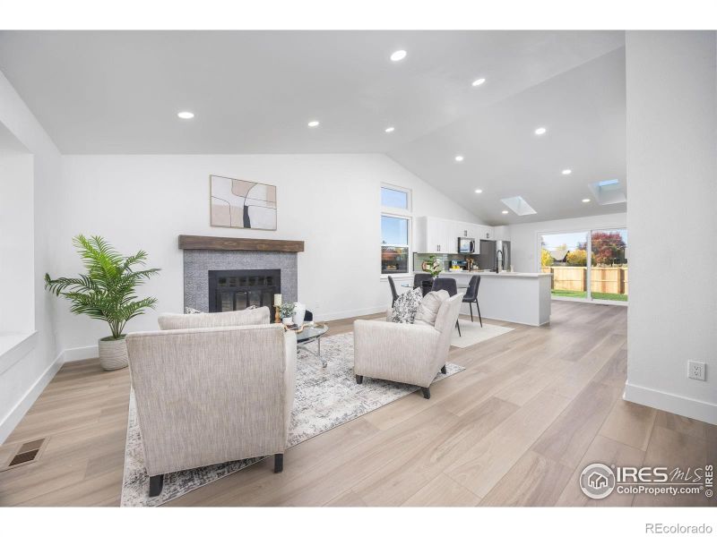 2456 Sunset Dr, Longmont, CO 80501