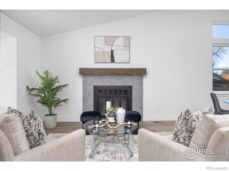 2456 Sunset Dr, Longmont, CO 80501