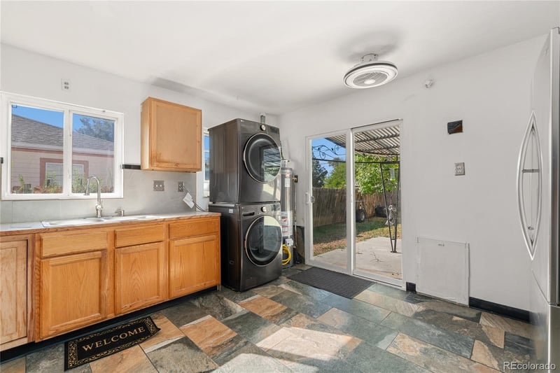 915 Yates St, Denver, CO 80204