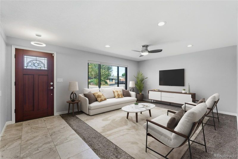 3056 Ursula St, Aurora, CO 80011